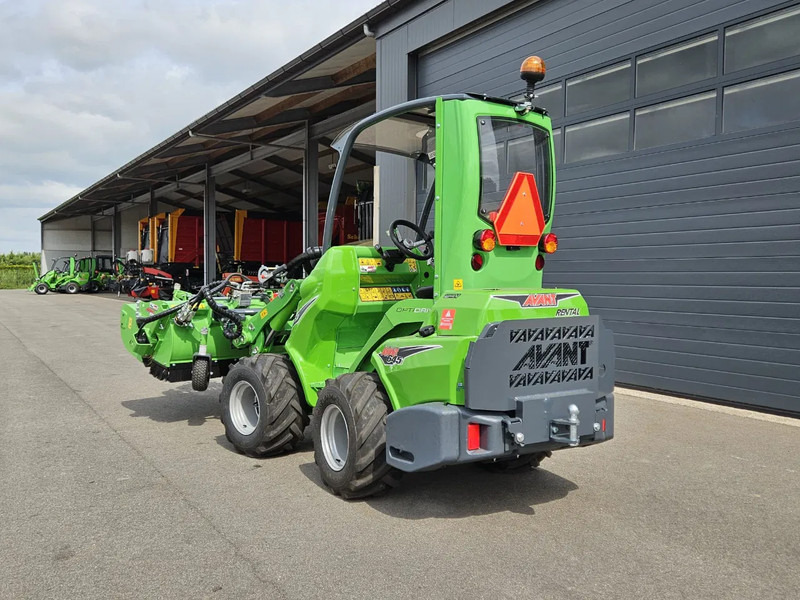 Kompaktni utovarivač guseničar Avant 645i Rental mini-shovel: slika 6
