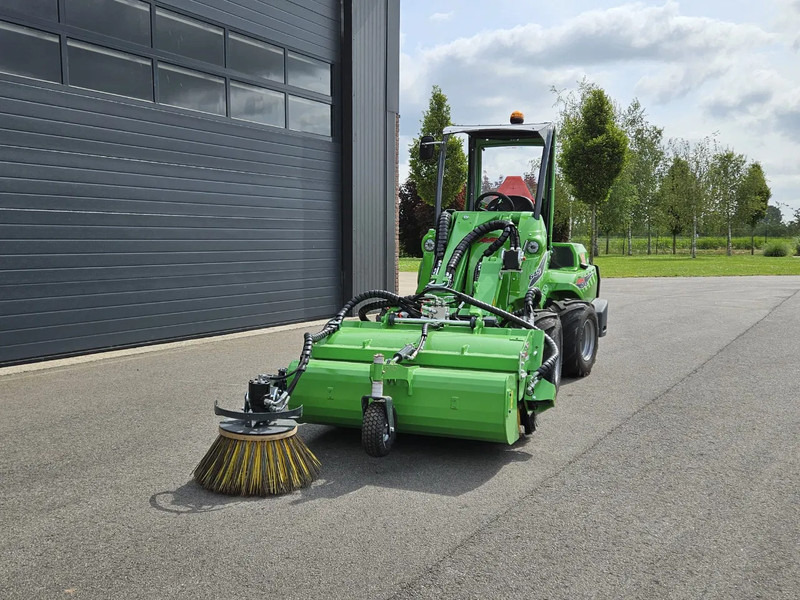 Kompaktni utovarivač guseničar Avant 645i Rental mini-shovel: slika 12
