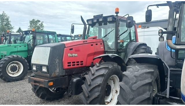 Valtra Valmet 8450, Voorasvering! - Traktor: slika 2 Valtra Valmet 8450, Voorasvering! - Traktor: slika 2