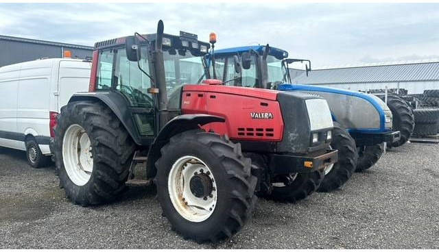 Valtra Valmet 8450, Voorasvering! - Traktor: slika 1 Valtra Valmet 8450, Voorasvering! - Traktor: slika 1