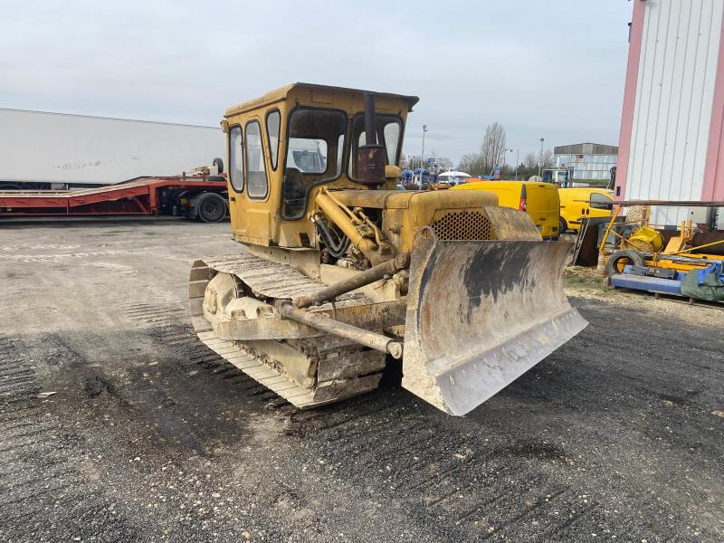 Caterpillar D4D - Buldožer: slika 1 Caterpillar D4D - Buldožer: slika 1