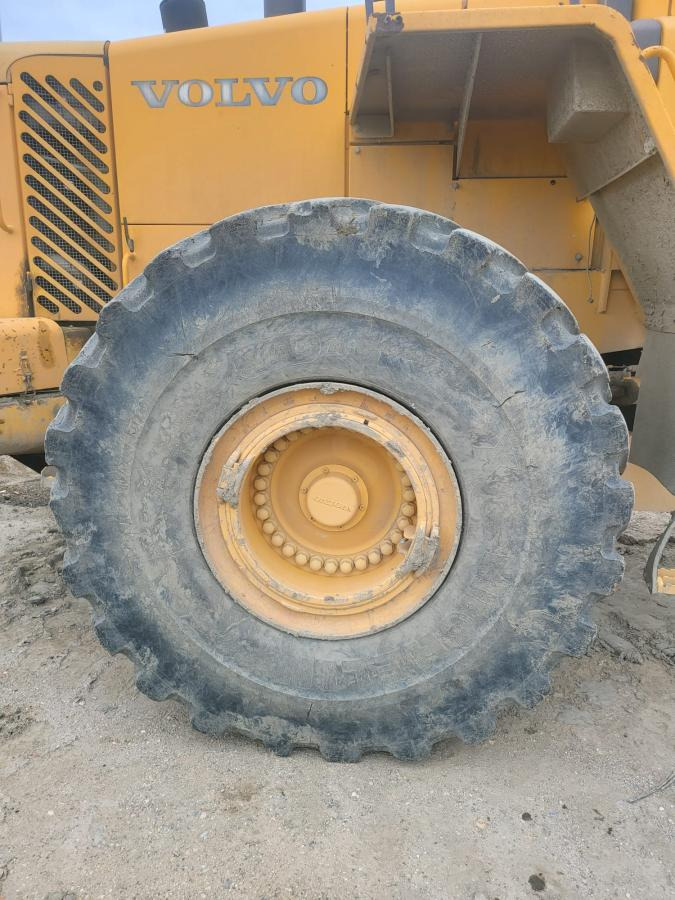 Utovarivač točkaš Volvo L 220 E: slika 24