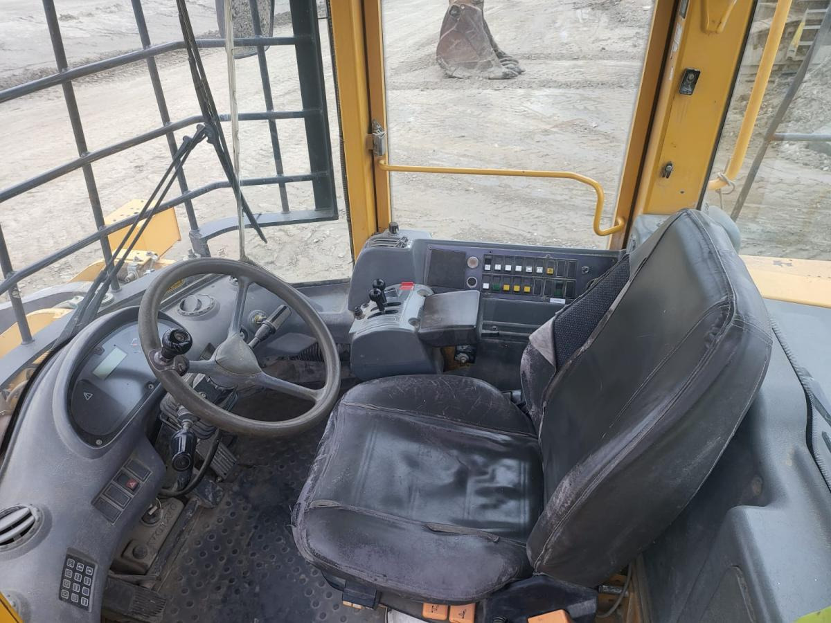 Utovarivač točkaš Volvo L 220 E: slika 9