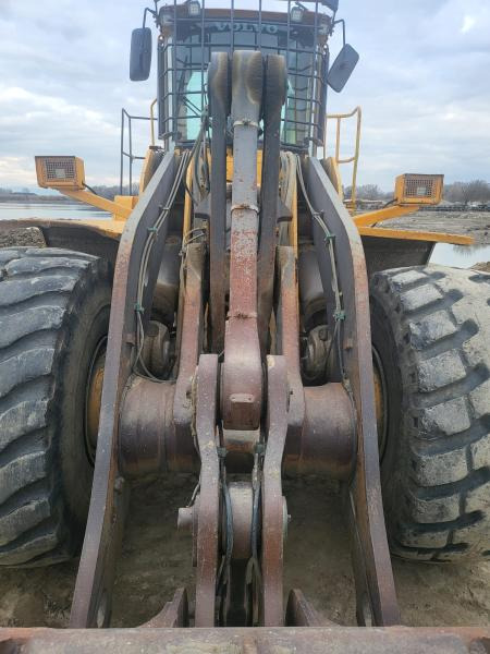 Utovarivač točkaš Volvo L 220 E: slika 15