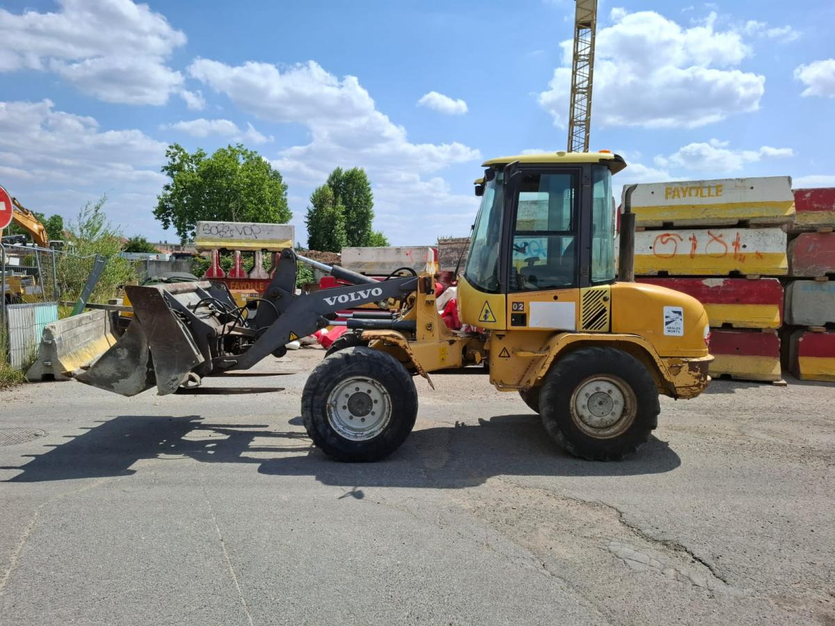 Volvo L 30 - Utovarivač točkaš: slika 3 Volvo L 30 - Utovarivač točkaš: slika 3