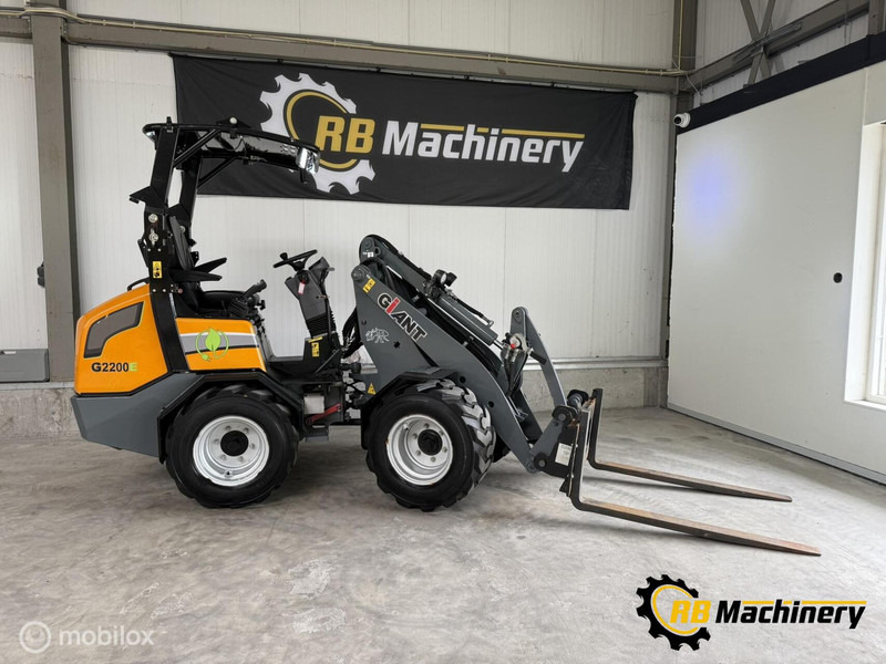 Giant G2200E - Utovarivač točkaš: slika 2 Giant G2200E - Utovarivač točkaš: slika 2