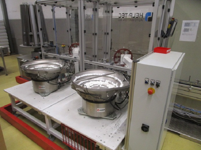 DECKEL ETIKETTIER ANLAGE SCHLEUTER GU 2 DO MIT 2xLÖFFELEINLEGESTATIONEN - Mašina za pakovanje: slika 3 DECKEL ETIKETTIER ANLAGE SCHLEUTER GU 2 DO MIT 2xLÖFFELEINLEGESTATIONEN - Mašina za pakovanje: slika 3