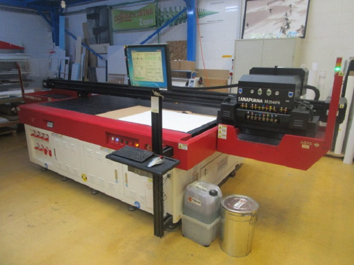 FLACHBETT-UV-GROSSFORMATDRUCKER AGFA ANAPURNA M2540 FB - Mašina za digitalnu štampu: slika 1 FLACHBETT-UV-GROSSFORMATDRUCKER AGFA ANAPURNA M2540 FB - Mašina za digitalnu štampu: slika 1