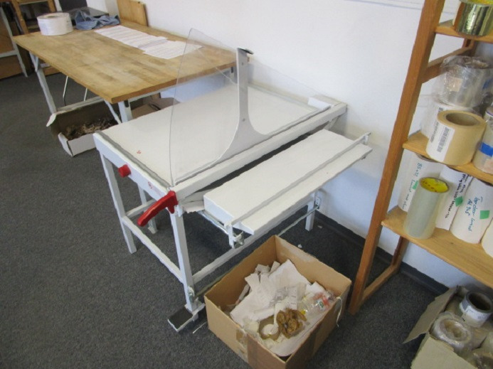 HEBELSCHNEIDER IDEAL 1080 - Mašina za rezanje papira: slika 1 HEBELSCHNEIDER IDEAL 1080 - Mašina za rezanje papira: slika 1