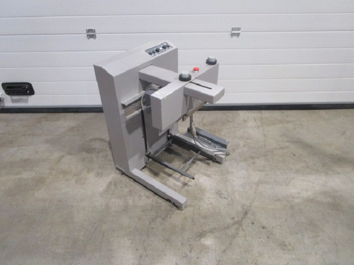 STAPELABSENKTISCH HORIZON ST-20 - Štamparska mašina: slika 1 STAPELABSENKTISCH HORIZON ST-20 - Štamparska mašina: slika 1