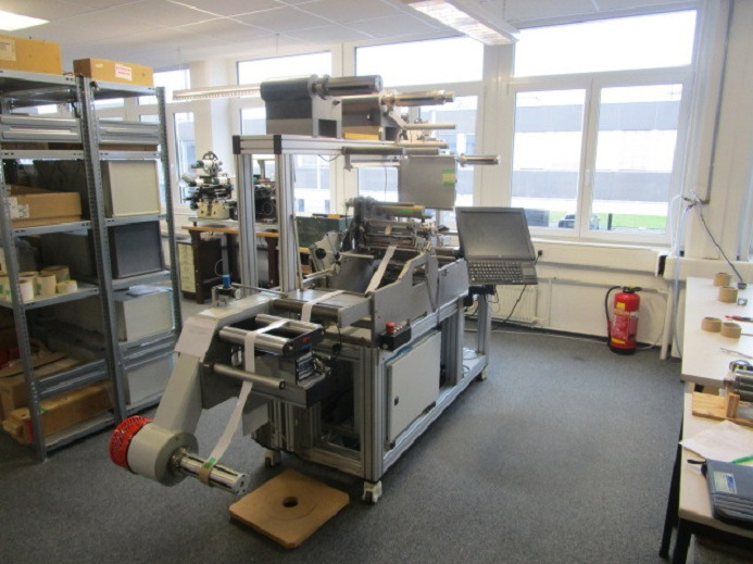 THERMOTRANSFER DRUCKSYSTEM MIT STANZE MPRINT MORLOCK LP 2000 (Drucken, Kaschieren, Stanzen) - Štamparska mašina: slika 1 THERMOTRANSFER DRUCKSYSTEM MIT STANZE MPRINT MORLOCK LP 2000 (Drucken, Kaschieren, Stanzen) - Štamparska mašina: slika 1