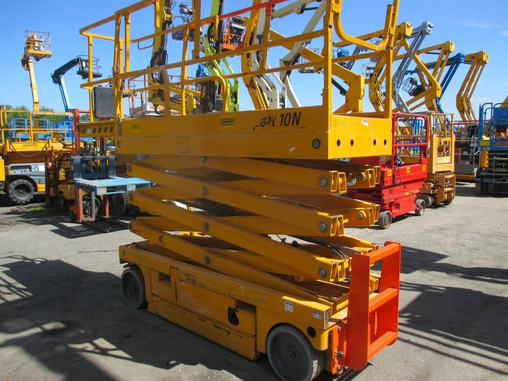 Haulotte Compact 10 N - Lift u obliku makaza: slika 4 Haulotte Compact 10 N - Lift u obliku makaza: slika 4