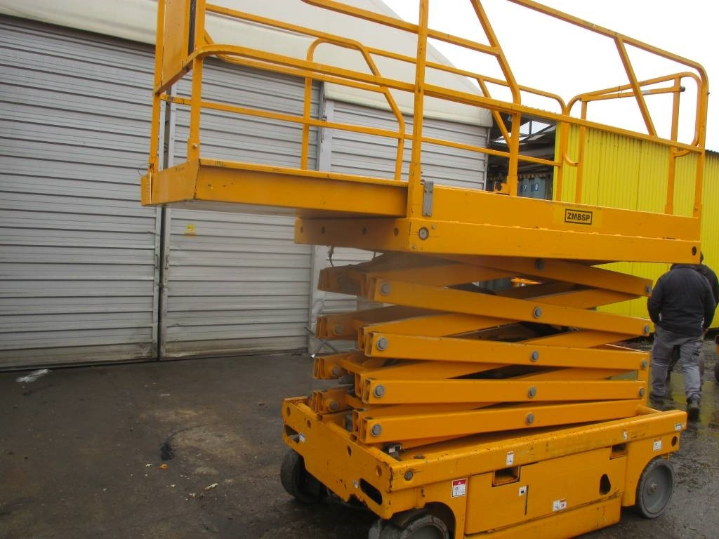 Haulotte Compact 12  - Lift u obliku makaza: slika 2 Haulotte Compact 12  - Lift u obliku makaza: slika 2
