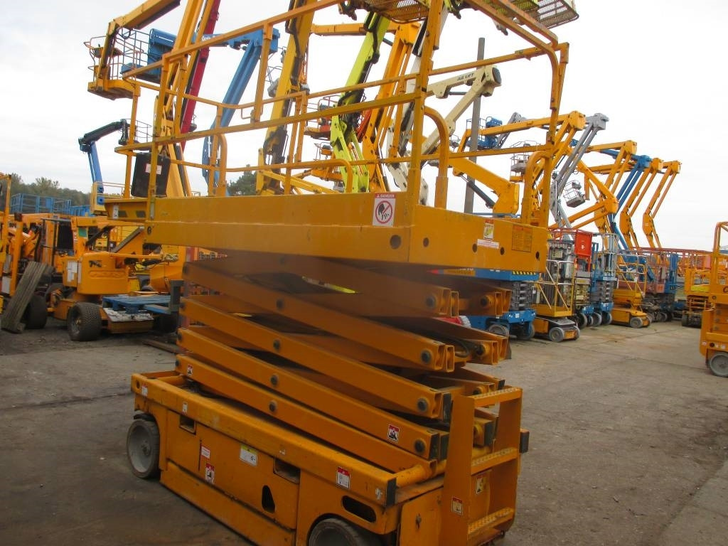 Haulotte Compact 12 - Lift u obliku makaza: slika 4 Haulotte Compact 12 - Lift u obliku makaza: slika 4