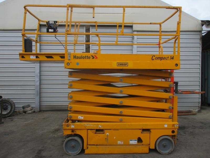 Haulotte Compact 14 - Lift u obliku makaza: slika 1 Haulotte Compact 14 - Lift u obliku makaza: slika 1