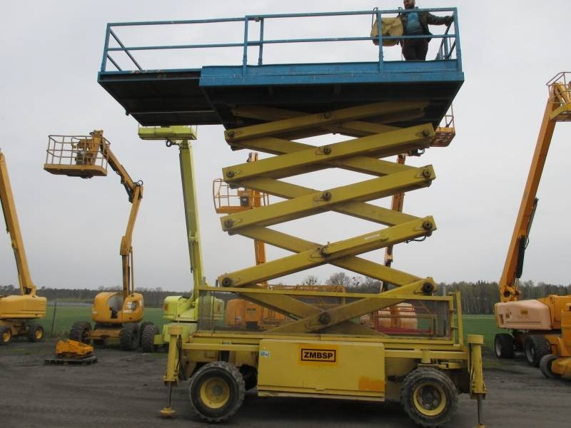 Holland Lift B 165 DL 24 - Lift u obliku makaza: slika 1 Holland Lift B 165 DL 24 - Lift u obliku makaza: slika 1