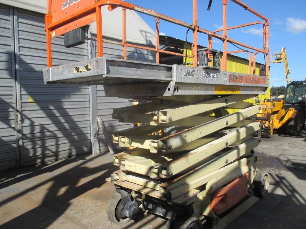 JLG 3246 ES - Lift u obliku makaza: slika 2 JLG 3246 ES - Lift u obliku makaza: slika 2