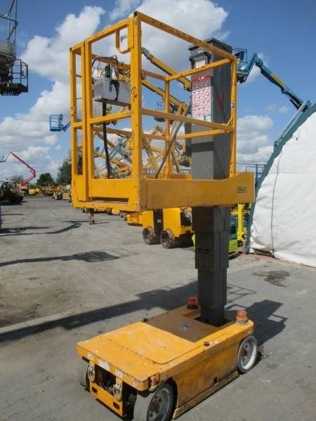 SkyJack SJ 12 - Jarbolna penjajuća platforma: slika 2 SkyJack SJ 12 - Jarbolna penjajuća platforma: slika 2