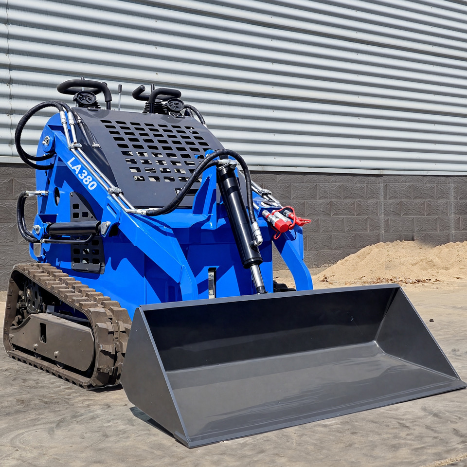 LEZUM Free Shipping LA380 Mini Skid Steer Loader Compact Track Diesel Cheap Mini Skid Steer Loader For Sale With Mini Skid Steer Attachments 4 In 1 Bucket - Mini utovarivač: slika 1 LEZUM Free Shipping LA380 Mini Skid Steer Loader Compact Track Diesel Cheap Mini Skid Steer Loader For Sale With Mini Skid Steer Attachments 4 In 1 Bucket - Mini utovarivač: slika 1