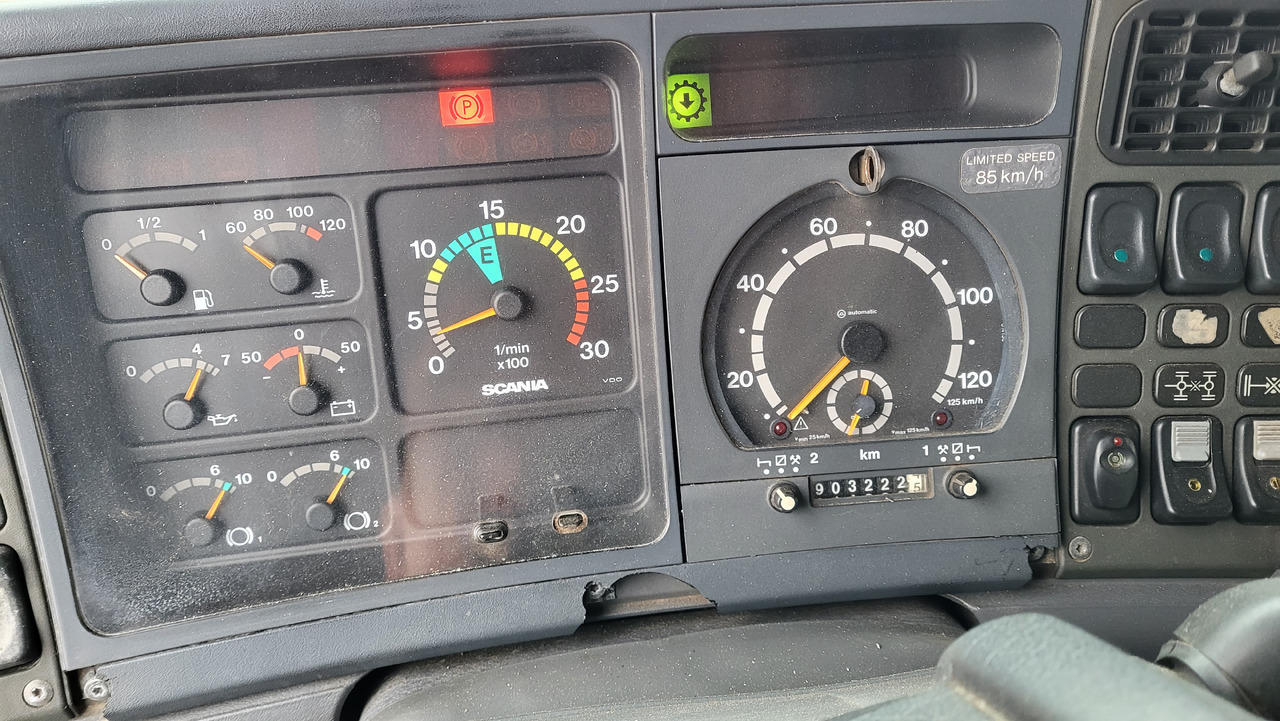 Kamion sa golom šasijom i zatvorenom kabinom SCANIA R124 420 6X4: slika 19