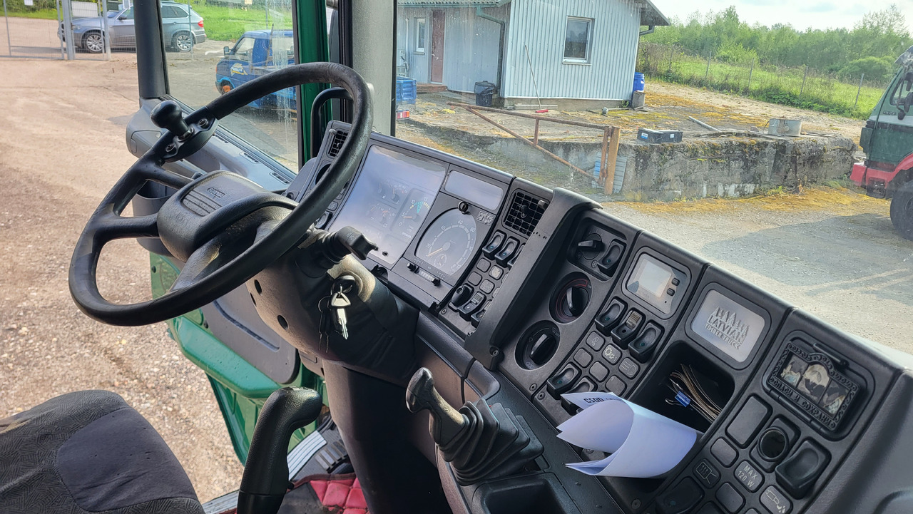 Kamion sa golom šasijom i zatvorenom kabinom SCANIA R124 420 6X4: slika 27