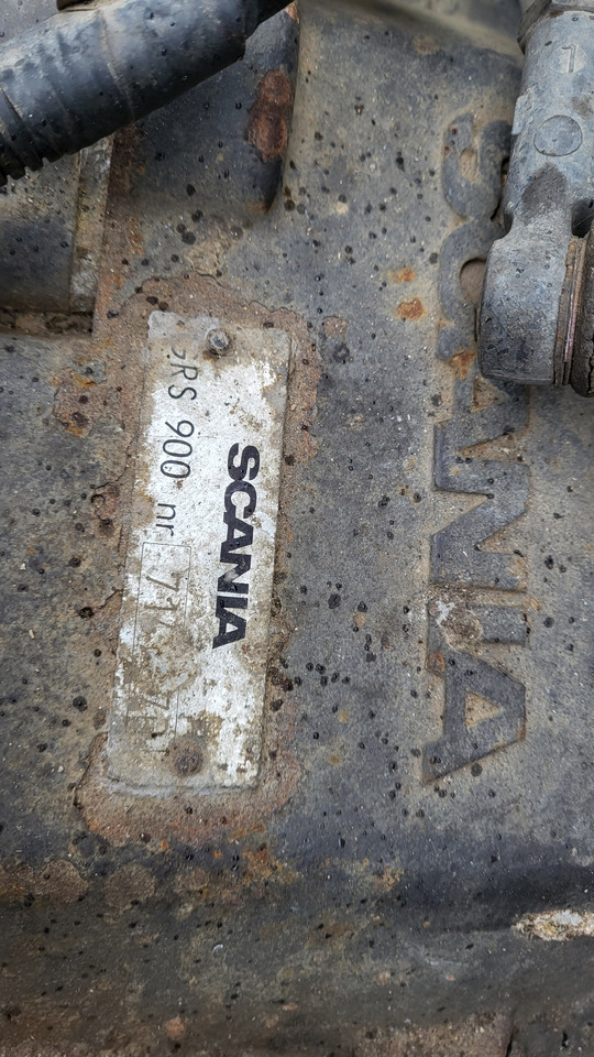 Kamion sa golom šasijom i zatvorenom kabinom SCANIA R124 420 6X4: slika 13