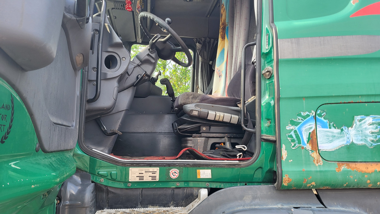 Kamion sa golom šasijom i zatvorenom kabinom SCANIA R124 420 6X4: slika 25