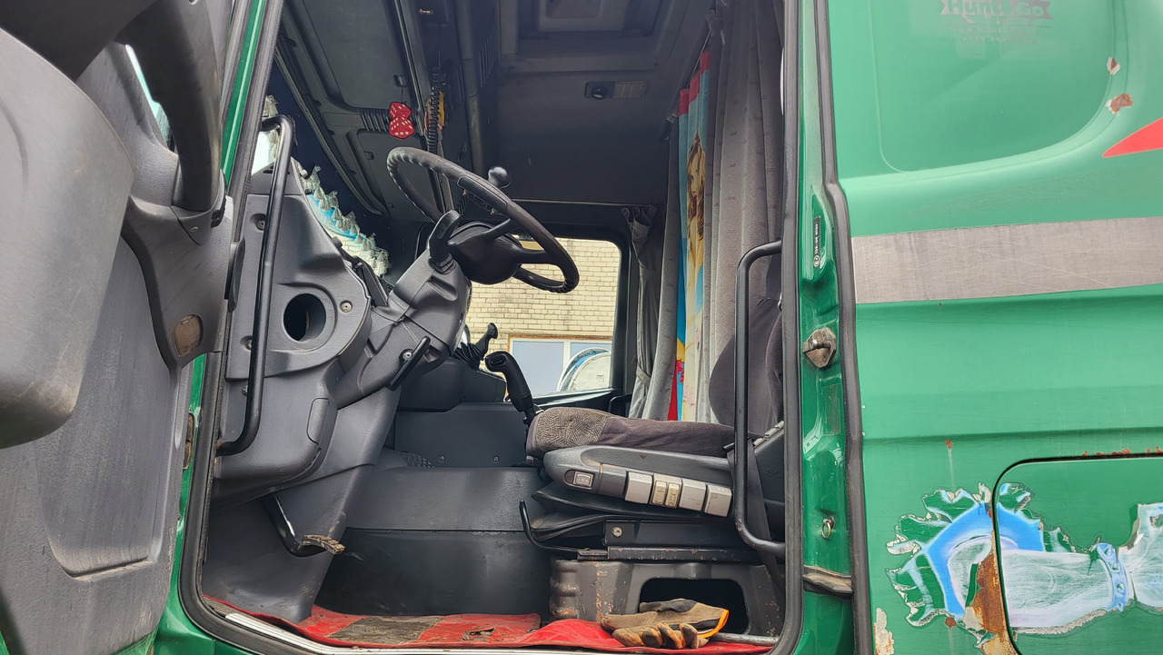 Kamion sa golom šasijom i zatvorenom kabinom SCANIA R124 420 6X4: slika 18