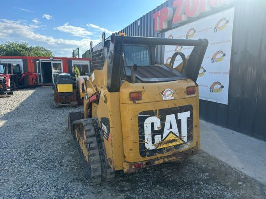 Caterpillar 259 B - 3 High Flow à 28500 € HT - Kompaktni utovarivač guseničar: slika 4 Caterpillar 259 B - 3 High Flow à 28500 € HT - Kompaktni utovarivač guseničar: slika 4