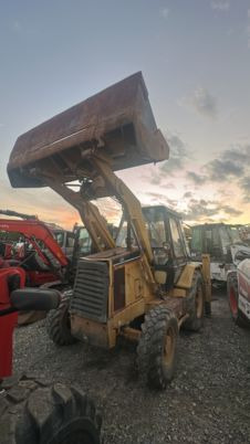 Caterpillar 428 à 13500 € HT - Bager utovarivač: slika 5 Caterpillar 428 à 13500 € HT - Bager utovarivač: slika 5
