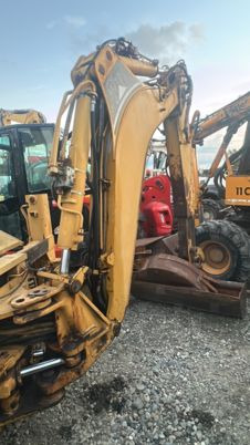 Caterpillar 428 à 13500 € HT - Bager utovarivač: slika 4 Caterpillar 428 à 13500 € HT - Bager utovarivač: slika 4