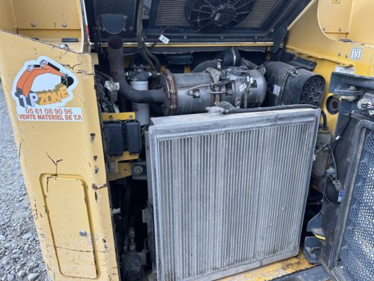 Kompaktni utovarivač guseničar Gehl RT175 High Flow Joystick Clim à 29900 € HT: slika 8 Kompaktni utovarivač guseničar Gehl RT175 High Flow Joystick Clim à 29900 € HT: slika 8