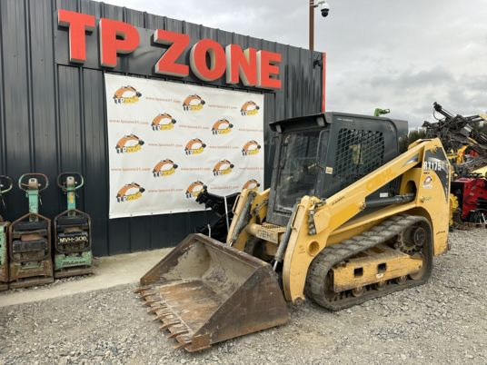 Kompaktni utovarivač guseničar Gehl RT175 High Flow Joystick Clim à 29900 € HT: slika 6 Kompaktni utovarivač guseničar Gehl RT175 High Flow Joystick Clim à 29900 € HT: slika 6