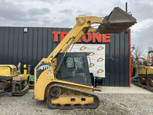 Kompaktni utovarivač guseničar Gehl RT175 High Flow Joystick Clim à 29900 € HT: slika 10 Kompaktni utovarivač guseničar Gehl RT175 High Flow Joystick Clim à 29900 € HT: slika 10