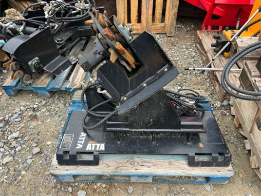 Rogneuse de souche pour mini chargeur - Drobilica za panjeve: slika 1 Rogneuse de souche pour mini chargeur - Drobilica za panjeve: slika 1