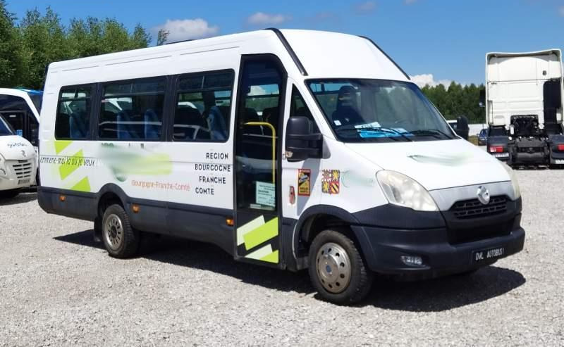 Iveco Daily 23 miejsca, KLIMA, WEBASTO - Prigradski autobus: slika 1 Iveco Daily 23 miejsca, KLIMA, WEBASTO - Prigradski autobus: slika 1