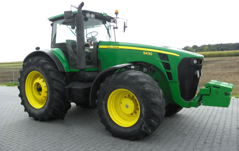John Deere 8430 2008 Rok, Nie Malowany, Stan Bardzo Dobry - Traktor: slika 4 John Deere 8430 2008 Rok, Nie Malowany, Stan Bardzo Dobry - Traktor: slika 4