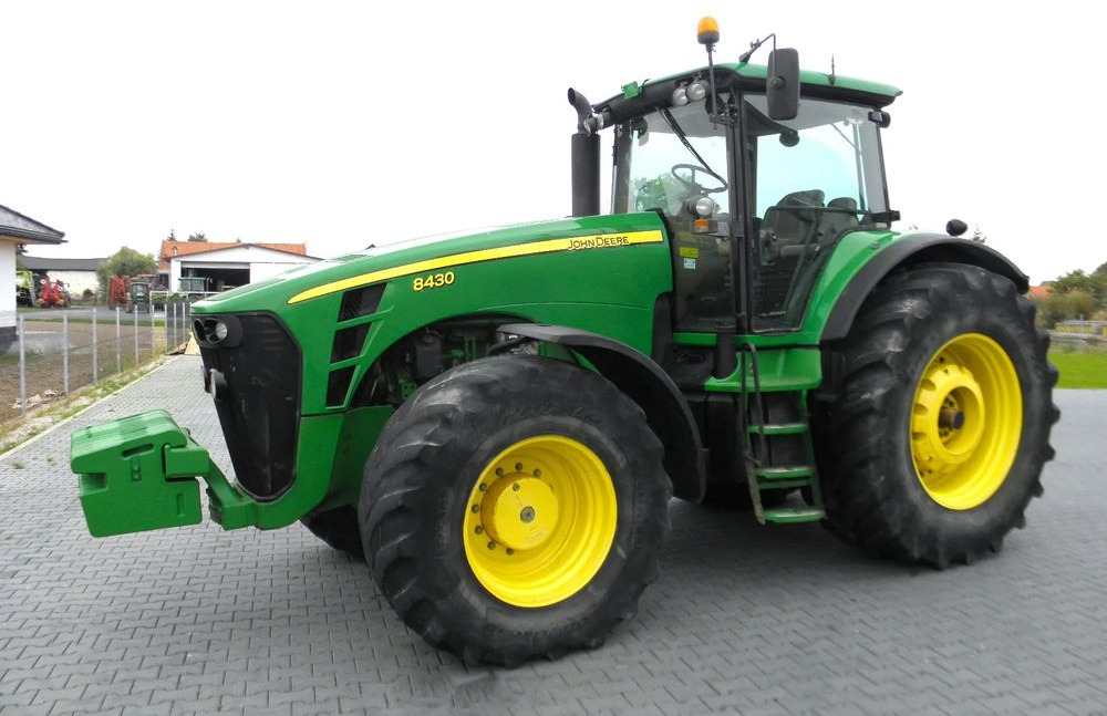 John Deere 8430 2008 Rok, Nie Malowany, Stan Bardzo Dobry - Traktor: slika 1 John Deere 8430 2008 Rok, Nie Malowany, Stan Bardzo Dobry - Traktor: slika 1