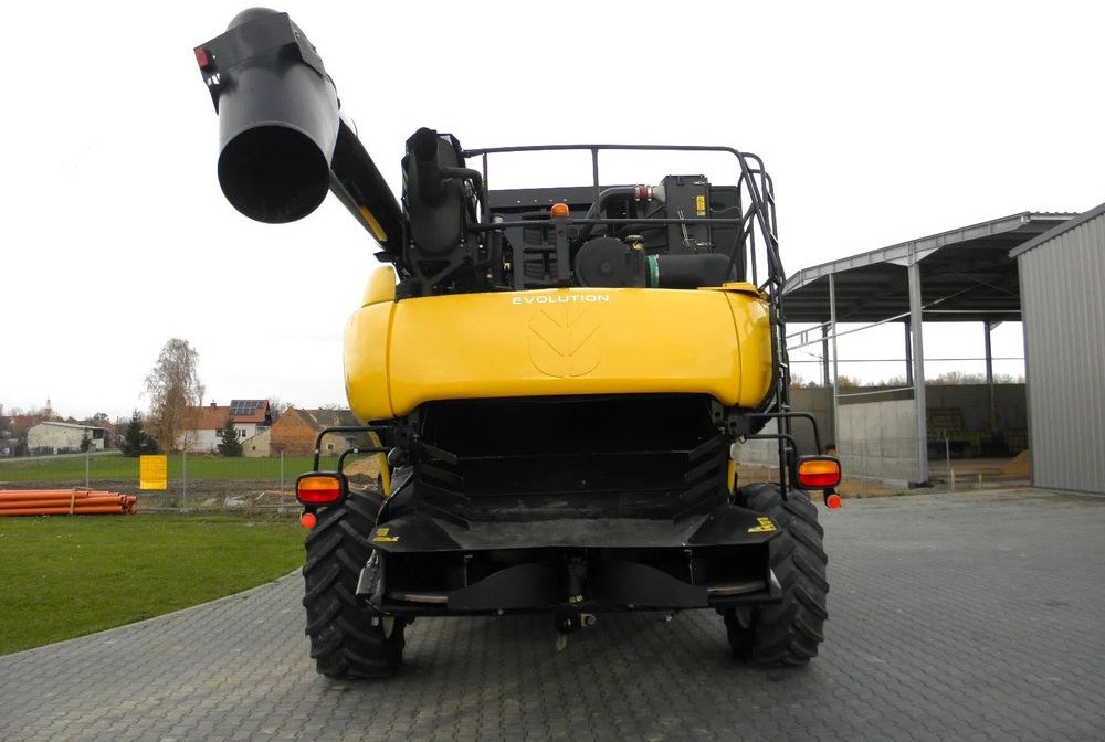 Kombinovani kombajn New Holland CR9080 2013 Rok , heder Varifeed 9,15m, Nowsza Wersja, Nie Malowany, Stan Idealny: slika 7 Kombinovani kombajn New Holland CR9080 2013 Rok , heder Varifeed 9,15m, Nowsza Wersja, Nie Malowany, Stan Idealny: slika 7