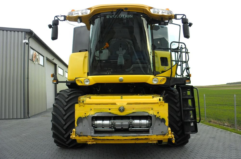 Kombinovani kombajn New Holland CR9080 2013 Rok , heder Varifeed 9,15m, Nowsza Wersja, Nie Malowany, Stan Idealny: slika 6 Kombinovani kombajn New Holland CR9080 2013 Rok , heder Varifeed 9,15m, Nowsza Wersja, Nie Malowany, Stan Idealny: slika 6