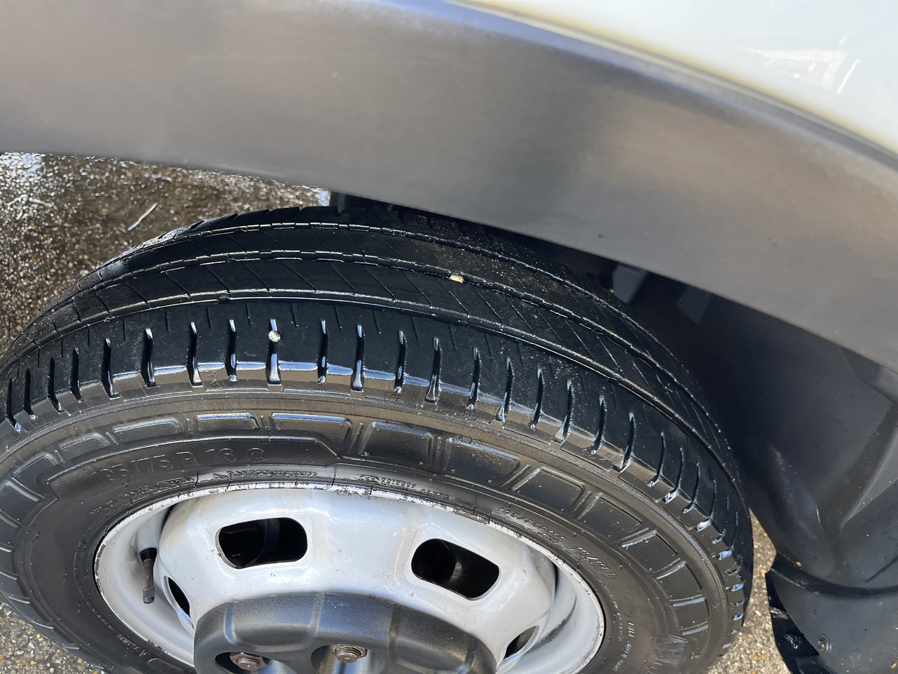 IVECO Daily 35-180 35c18 plateau - Dostavno vozilo s ravnom platformom: slika 4 IVECO Daily 35-180 35c18 plateau - Dostavno vozilo s ravnom platformom: slika 4