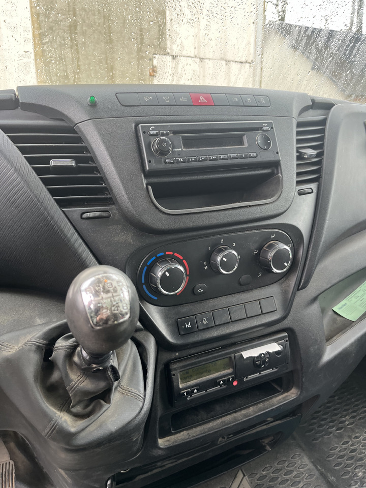 Vazdušna platforma montirana na kamion Iveco Daily 70-170: slika 10