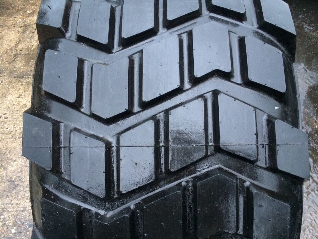 Michelin 525/65R20.5 XS - RECAP  - Guma za Poljoprivredna mašina: slika 3 Michelin 525/65R20.5 XS - RECAP  - Guma za Poljoprivredna mašina: slika 3