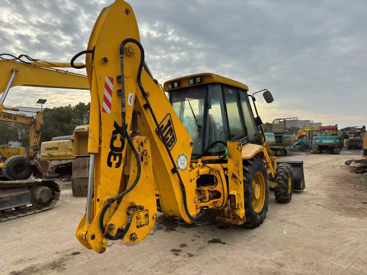 JCB 3CX - Bager utovarivač: slika 4 JCB 3CX - Bager utovarivač: slika 4