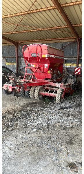 HORSCH PRONTO 3DC - Kombinovana mašina za setvu: slika 1 HORSCH PRONTO 3DC - Kombinovana mašina za setvu: slika 1