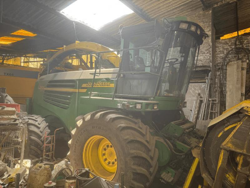 JOHN DEERE 7400 4RM - Kombajn za stočnu hranu: slika 1 JOHN DEERE 7400 4RM - Kombajn za stočnu hranu: slika 1
