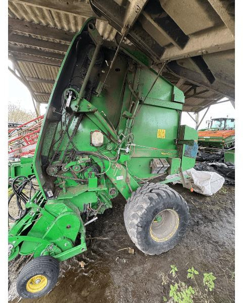 JOHN DEERE 864 MAXICUT - Balirka za okrugle bale: slika 4 JOHN DEERE 864 MAXICUT - Balirka za okrugle bale: slika 4