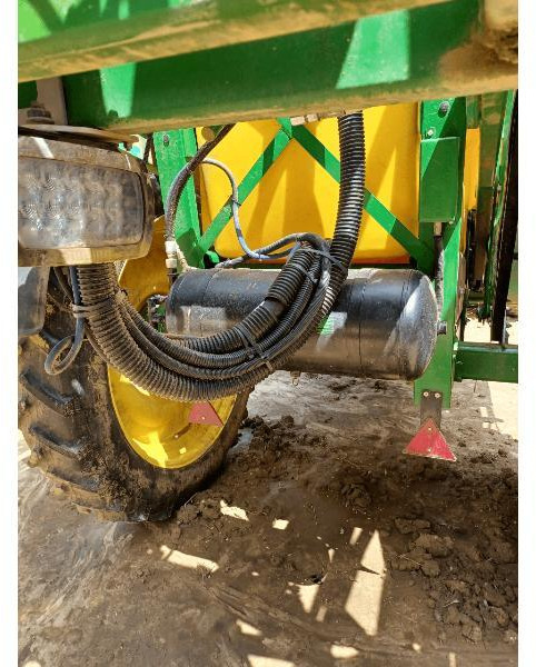 JOHN DEERE M740i - Vučena prskalica: slika 2 JOHN DEERE M740i - Vučena prskalica: slika 2
