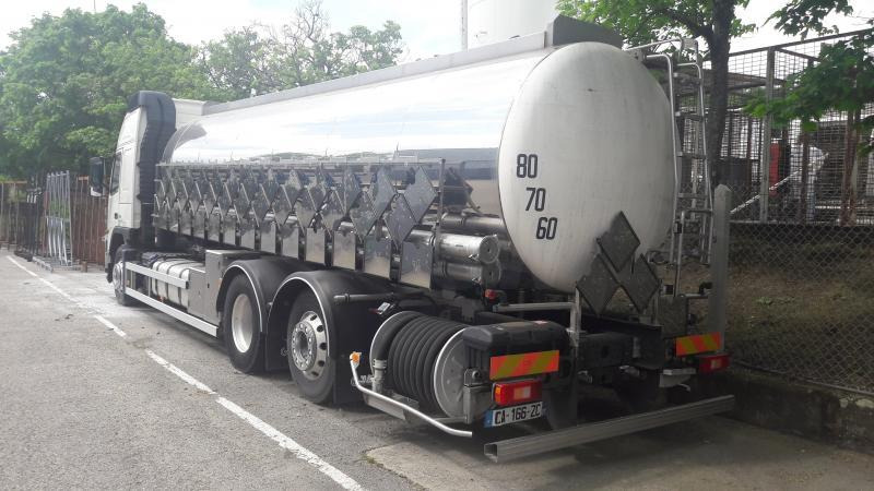 Volvo FM12 450 - Kamion cisterna: slika 2 Volvo FM12 450 - Kamion cisterna: slika 2