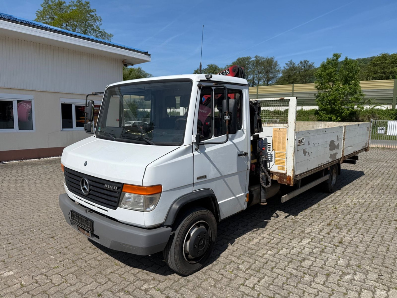 Mercedes-Benz 816 D - Dostavno vozilo s ravnom platformom: slika 1 Mercedes-Benz 816 D - Dostavno vozilo s ravnom platformom: slika 1